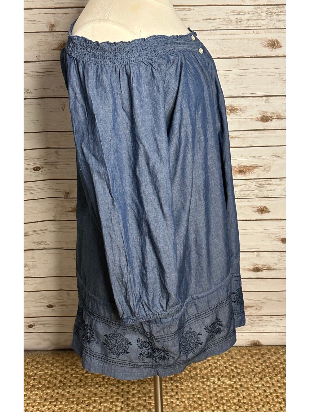 Old Navy chambray off-shoulder floral embroidered button-front tunic dress 20 - Picture 4 of 9